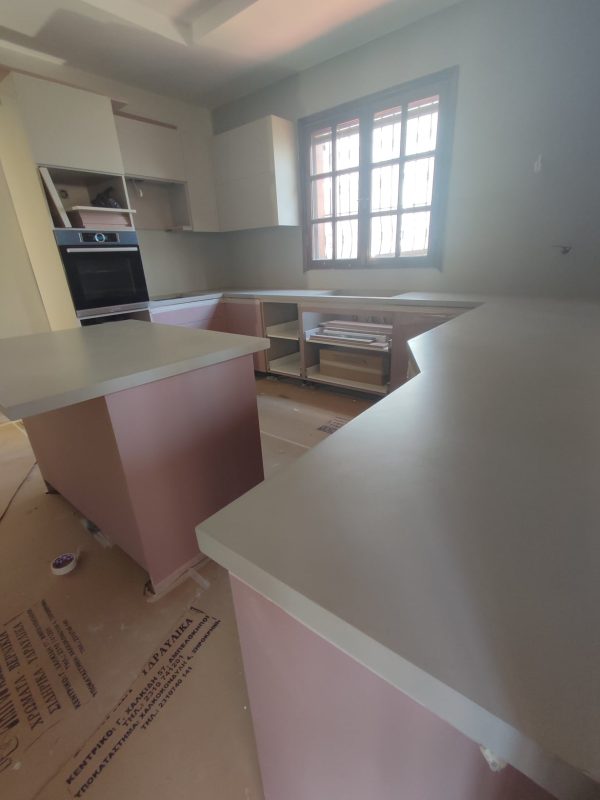 πατητή τσιμεντοκονία σε κουζίνα