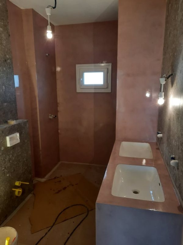 Πατητή τσιμεντοκονία - μπάνιο